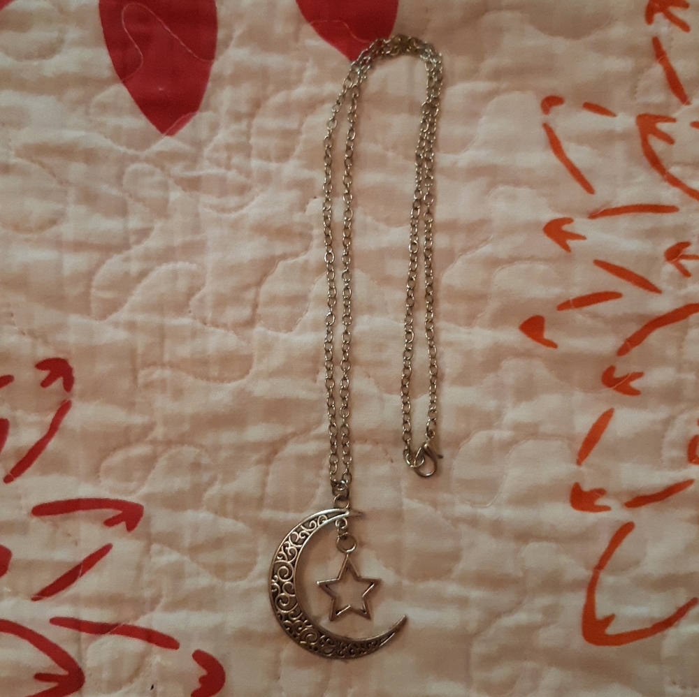 Necklace - Picture 2 of 4